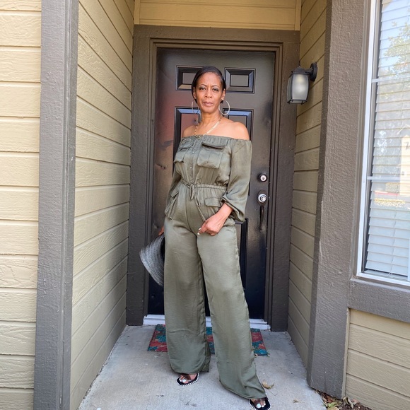 Olive Jumpsuit 🫒 - Picture 2 of 6